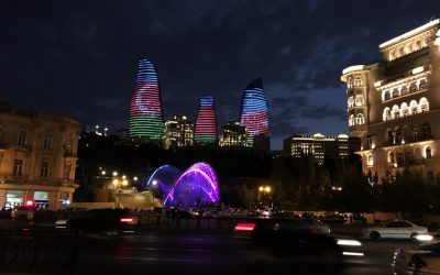 Schlammvulkane, Feuer und Glitzerwelt: Baku